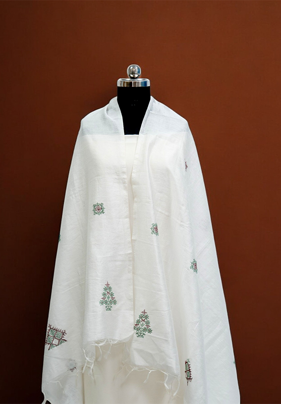  Kasuti stitch patterns on cotton dupatta