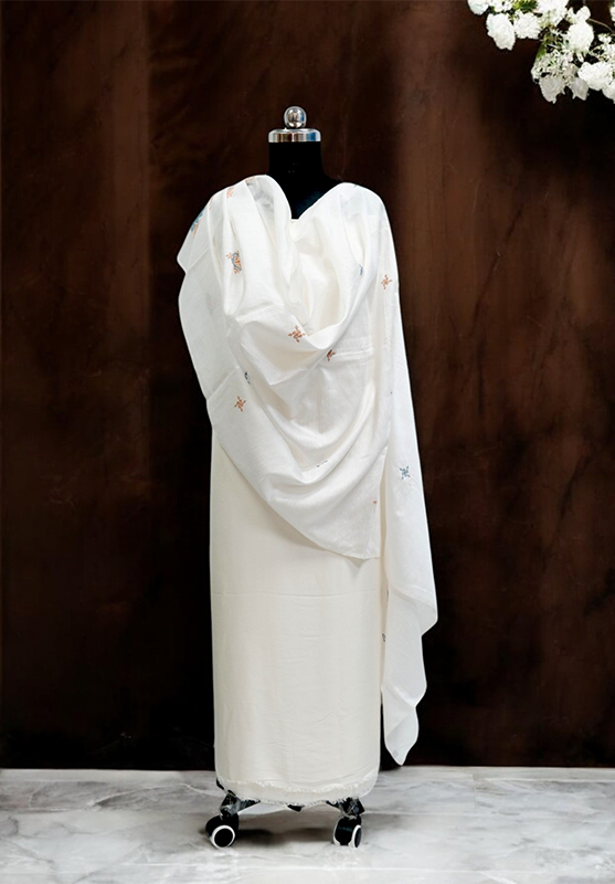 Traditional ethnic dupatta with Kasuti work