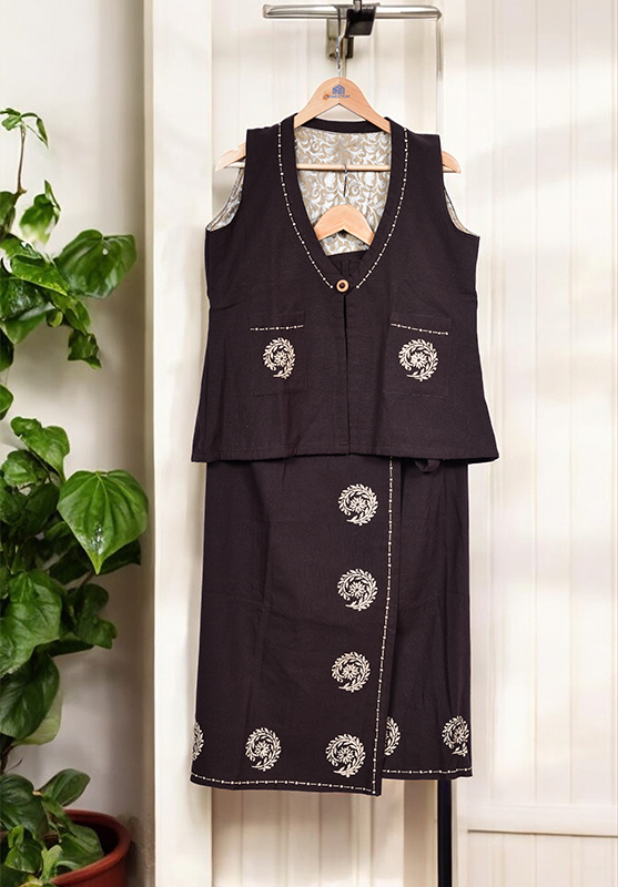 Artistic Sanjhi wrap round in breathable cotton fabric