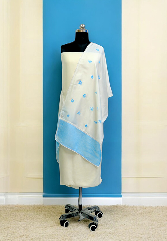 Lightweight stole with traditional painting