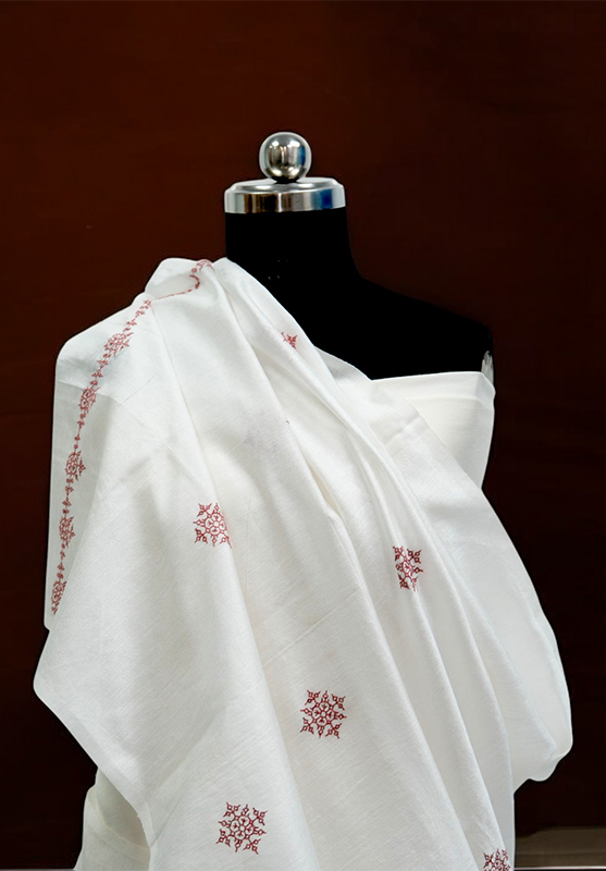 Intricate hand-stitched Kasuti design exuding elegance