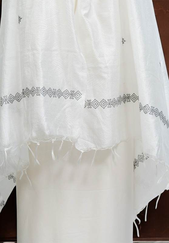 Timeless elegance in every Kasuti embroidered thread