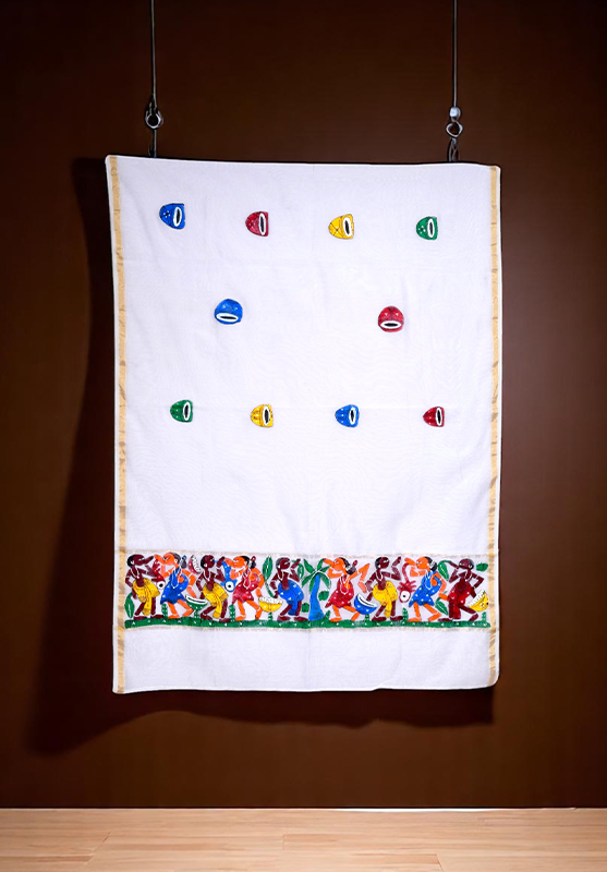 Hand-painted dupatta with traditional Pattachitra design