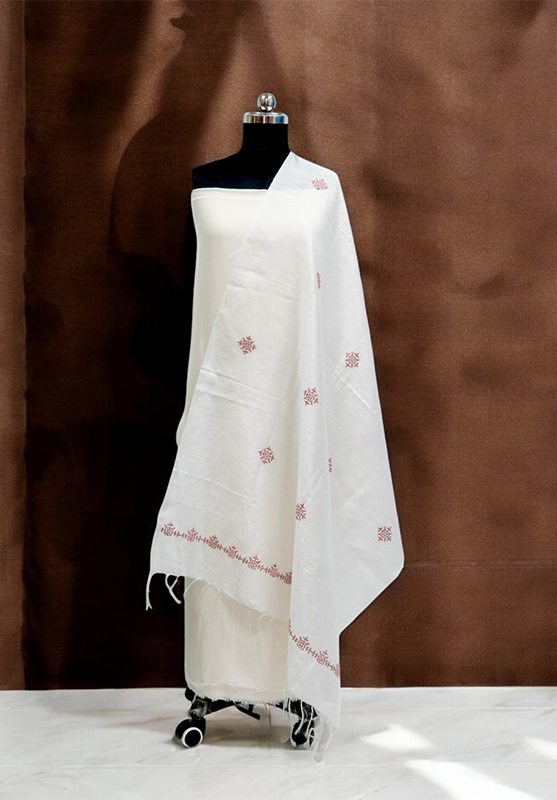 Elegant Kasuti dupatta showcasing artisanal luxury