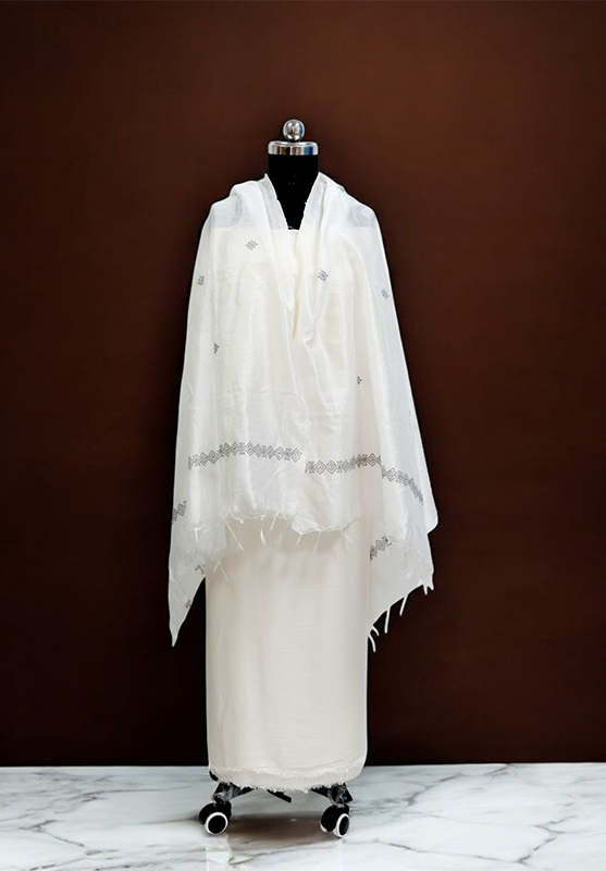 Bold and intricate Kasuti artistry enhancing ethnic charm