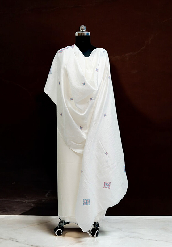 Heritage dupatta with traditional Kasuti
