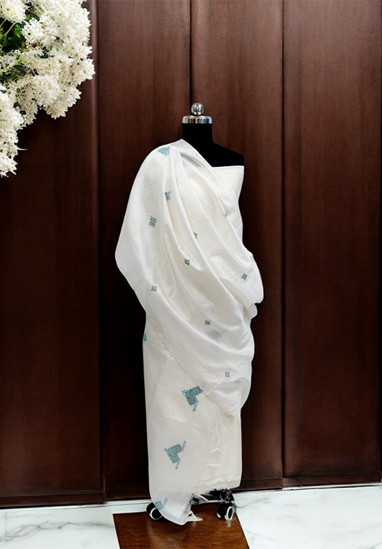 Classic Kasuti dupatta showcasing skilled artisan work