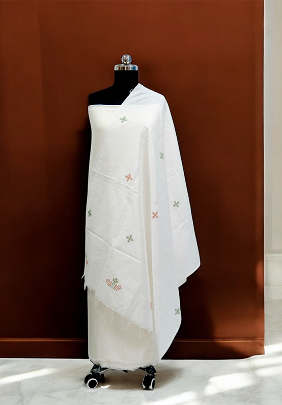 Artisan-crafted Kasuti dupatta