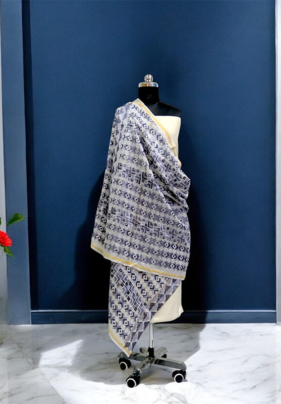 Traditional Do-Rukha embroidered Phulkari dupatta from Punjab and Himachal