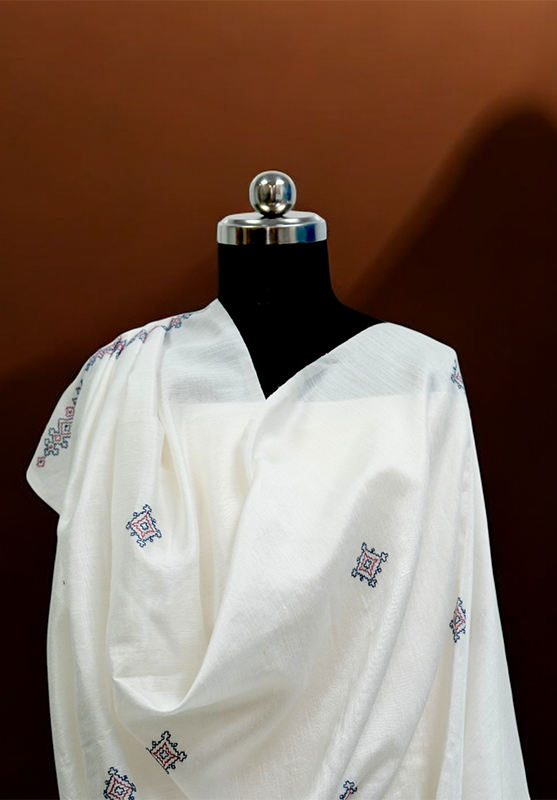 White dupatta with violet hand embroidered Kasuti work