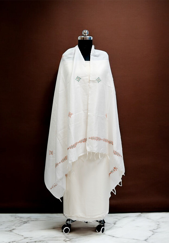 White Kasuti hand embroidered dupatta front view
