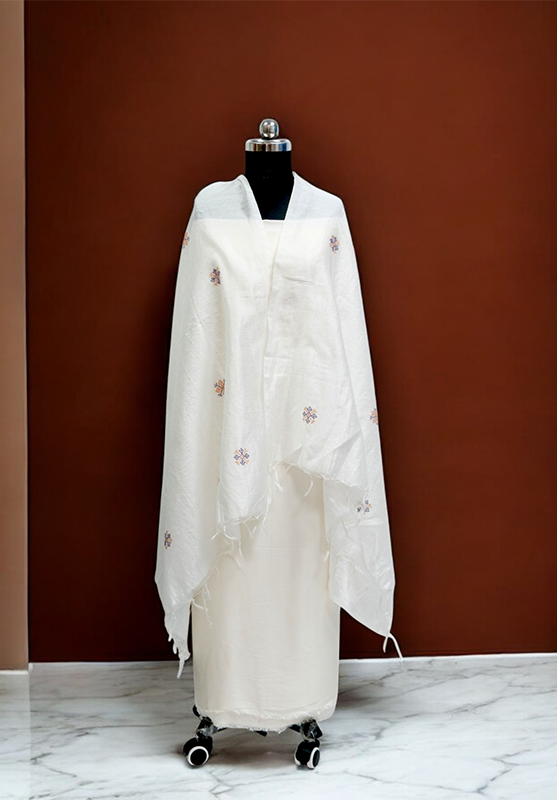 Close-up of traditional Kasuti embroidery on white dupatta